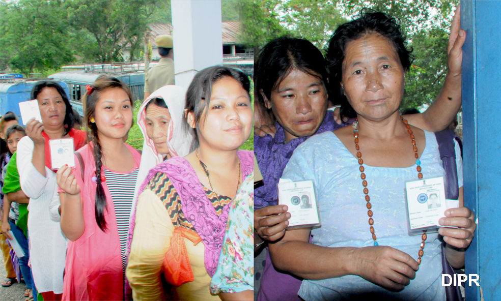 Voters queuing up for casting their vote at APST Workshop,Karsingsa:16/05/2013