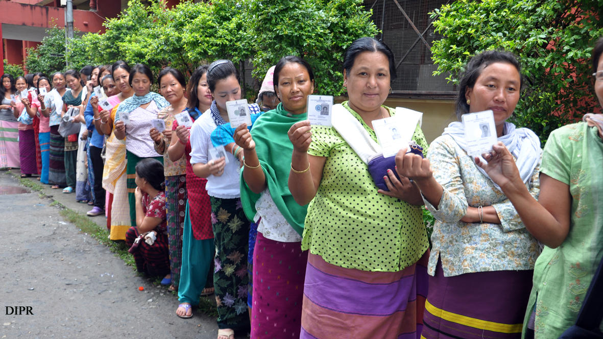 Public casting their vote of Itanagar Municipal Election at 1/B K.V. � 2 Itanagar:16/05/2013